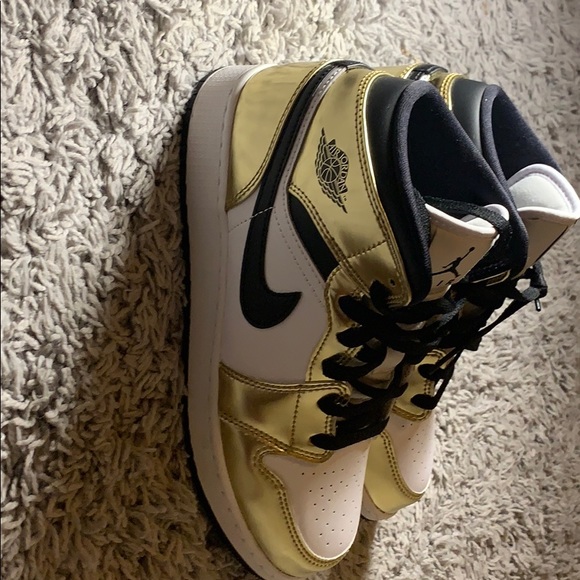 Jordan 1s - Picture 2 of 7